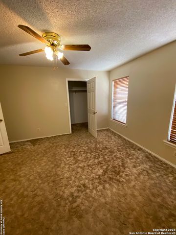 2667 COUNTY ROAD 134, Floresville, TX 78114