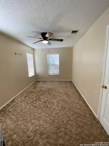 2667 COUNTY ROAD 134, Floresville, TX 78114