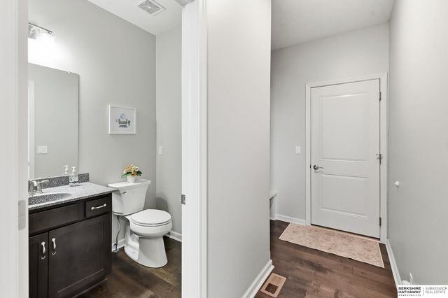 11012 Superior Drive, Papillion, NE 68046