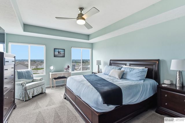 11012 Superior Drive, Papillion, NE 68046