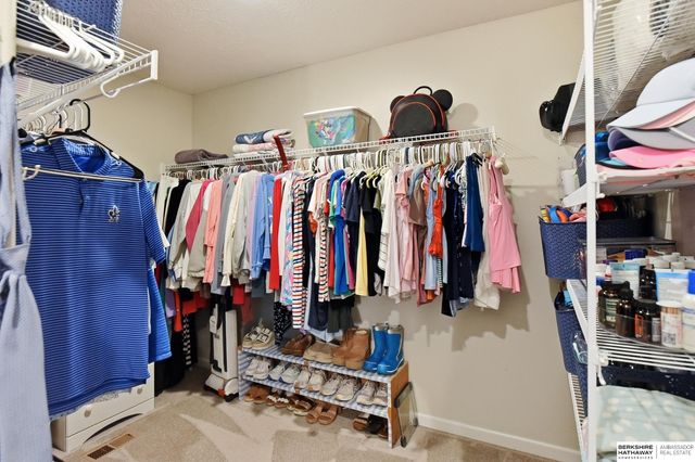 11012 Superior Drive, Papillion, NE 68046