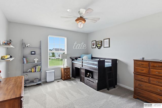 11012 Superior Drive, Papillion, NE 68046