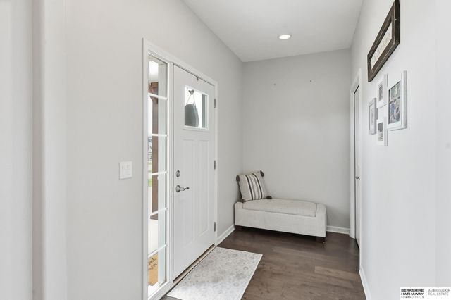 11012 Superior Drive, Papillion, NE 68046