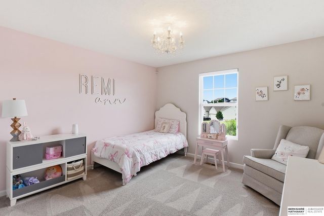 11012 Superior Drive, Papillion, NE 68046