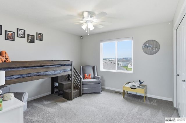 11012 Superior Drive, Papillion, NE 68046
