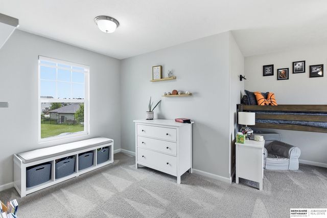 11012 Superior Drive, Papillion, NE 68046