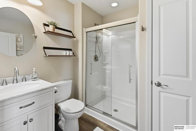 11012 Superior Drive, Papillion, NE 68046