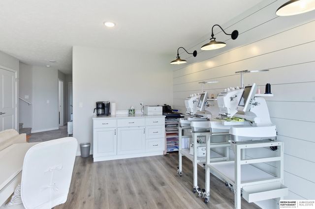 11012 Superior Drive, Papillion, NE 68046