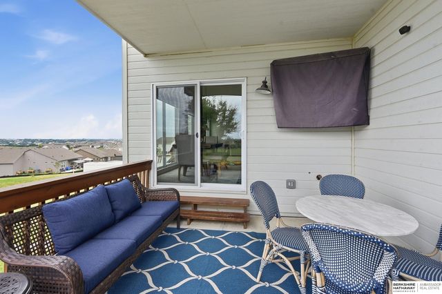 11012 Superior Drive, Papillion, NE 68046