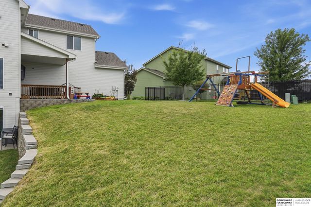 11012 Superior Drive, Papillion, NE 68046