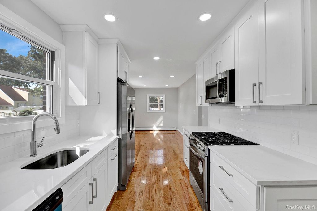 870 Southern Parkway, Uniondale, NY 11553 — photo 4