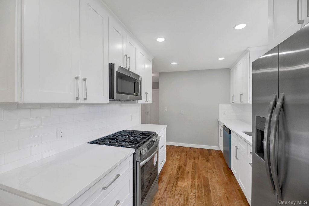 870 Southern Parkway, Uniondale, NY 11553 — photo 5