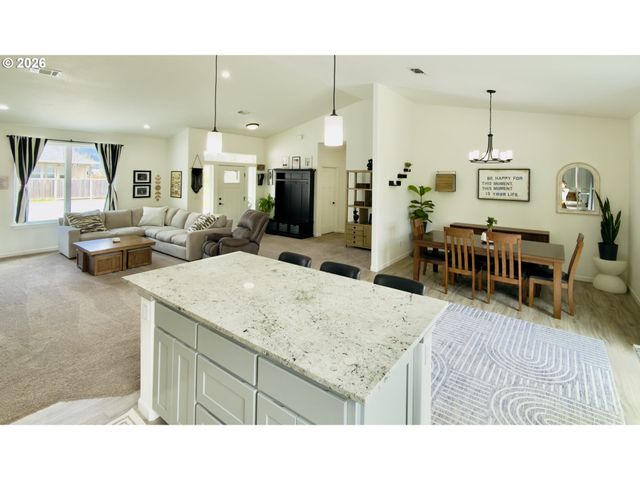 7205 EDGE CLIFF Dr, Brookings, OR 97415