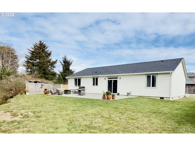 7205 EDGE CLIFF Dr, Brookings, OR 97415
