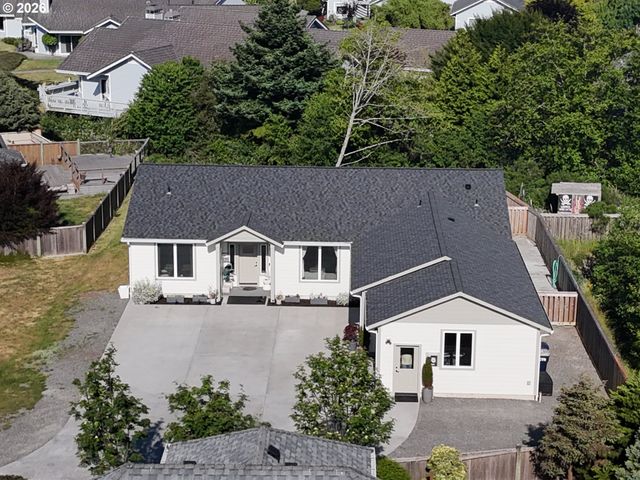 7205 EDGE CLIFF Dr, Brookings, OR 97415