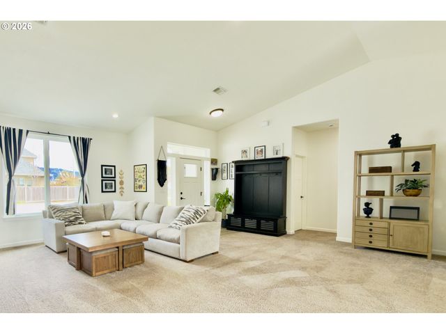 7205 EDGE CLIFF Dr, Brookings, OR 97415