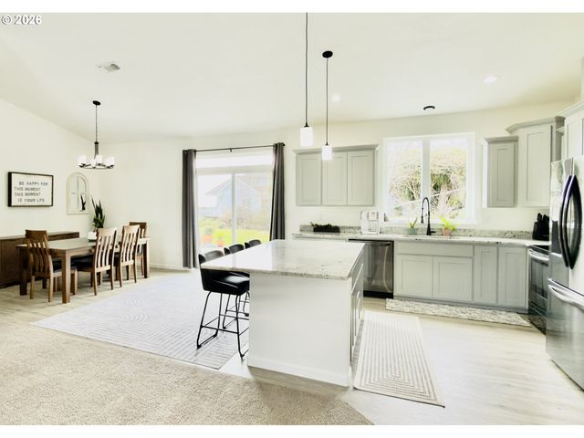 7205 EDGE CLIFF Dr, Brookings, OR 97415