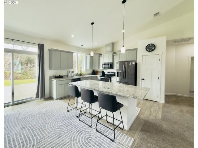 7205 EDGE CLIFF Dr, Brookings, OR 97415