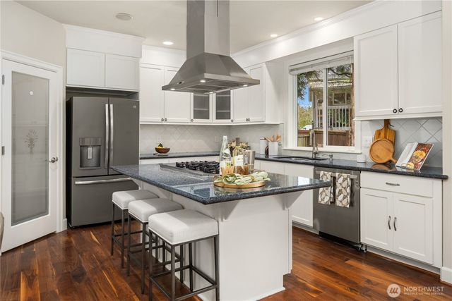 10719 121st Place NE, Kirkland, WA 98033