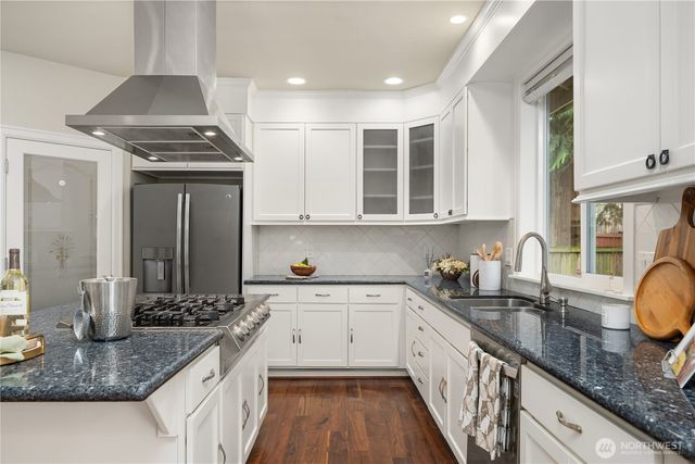 10719 121st Place NE, Kirkland, WA 98033