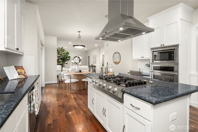 10719 121st Place NE, Kirkland, WA 98033