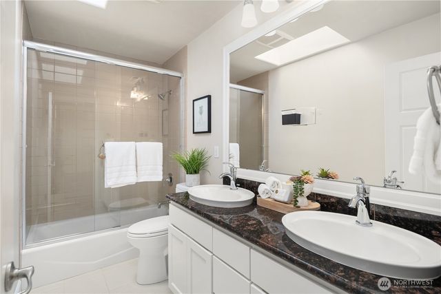 10719 121st Place NE, Kirkland, WA 98033