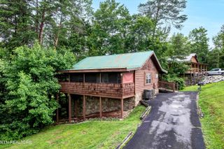 2015 Piney Overlook Lane, Sevierville, TN 37862