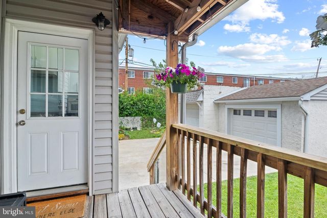 127 S EAGLE RD, Havertown, PA 19083