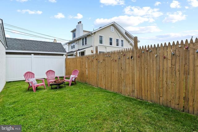 127 S EAGLE RD, Havertown, PA 19083