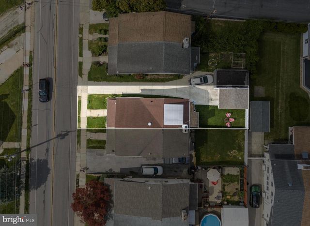127 S EAGLE RD, Havertown, PA 19083
