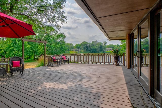 19 Dove Lane, North Oaks, MN 55127