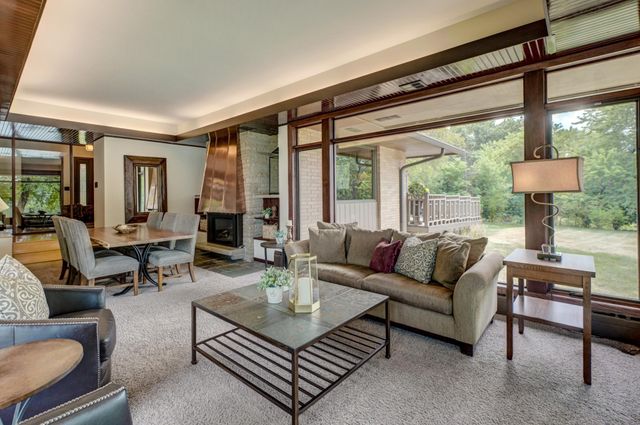 19 Dove Lane, North Oaks, MN 55127