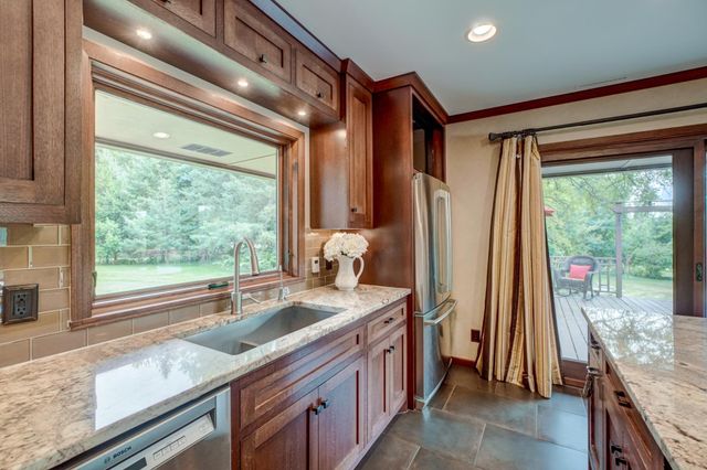 19 Dove Lane, North Oaks, MN 55127