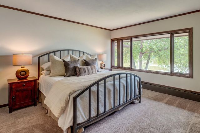 19 Dove Lane, North Oaks, MN 55127