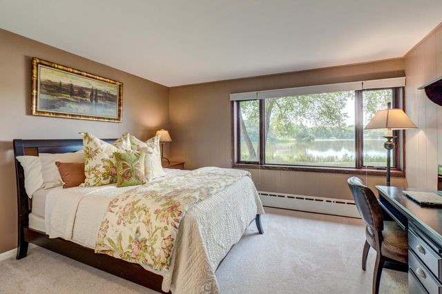19 Dove Lane, North Oaks, MN 55127