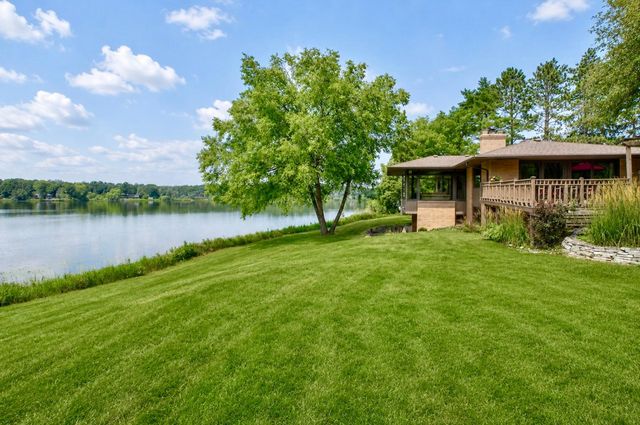 19 Dove Lane, North Oaks, MN 55127