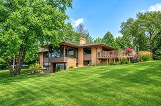 19 Dove Lane, North Oaks, MN 55127