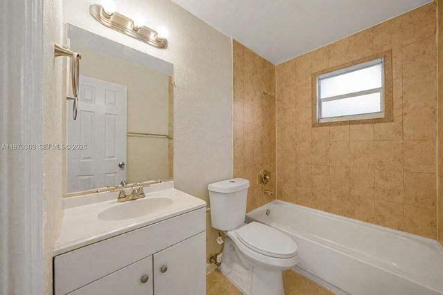 4721 NW 12th St, Lauderhill, FL 33313