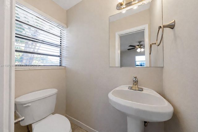 4721 NW 12th St, Lauderhill, FL 33313