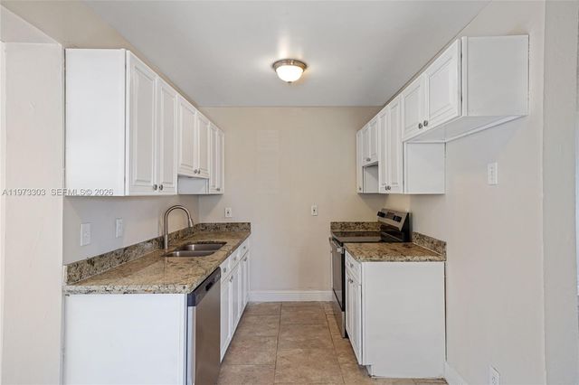 4721 NW 12th St, Lauderhill, FL 33313