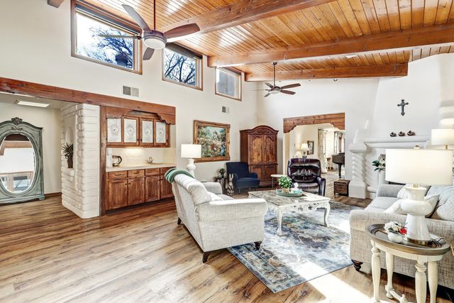 3620 Mateo Prado NW, Albuquerque, NM 87107