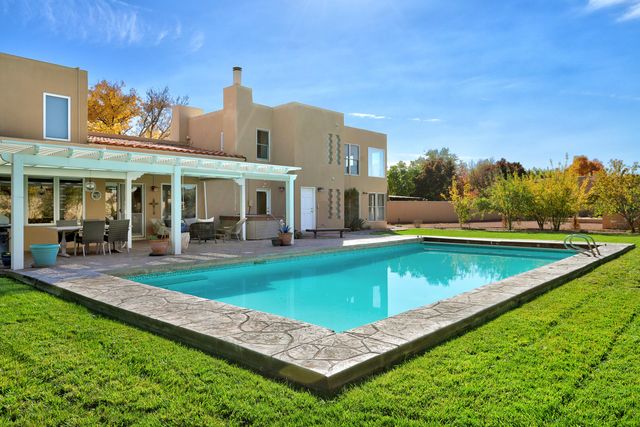 3620 Mateo Prado NW, Albuquerque, NM 87107