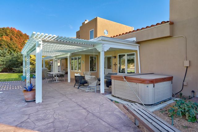 3620 Mateo Prado NW, Albuquerque, NM 87107