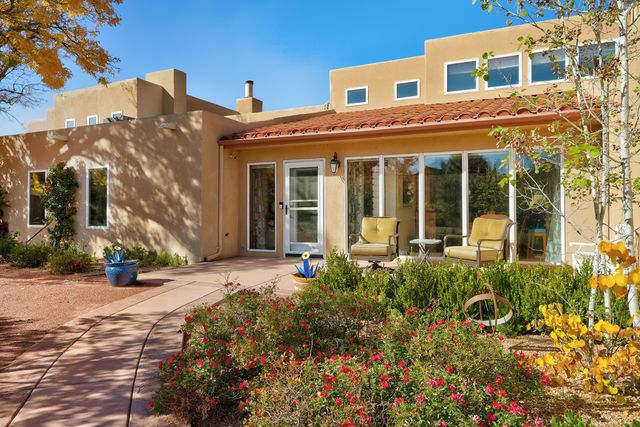 3620 Mateo Prado NW, Albuquerque, NM 87107