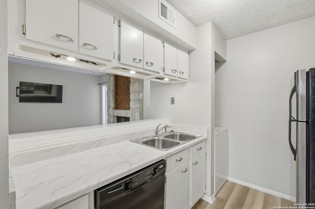 3843 Barrington St Apt 169, San Antonio, TX 78217