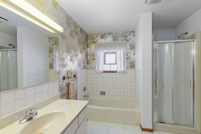 1040 Beau Brummel Court, Sleepy Hollow, IL 60118