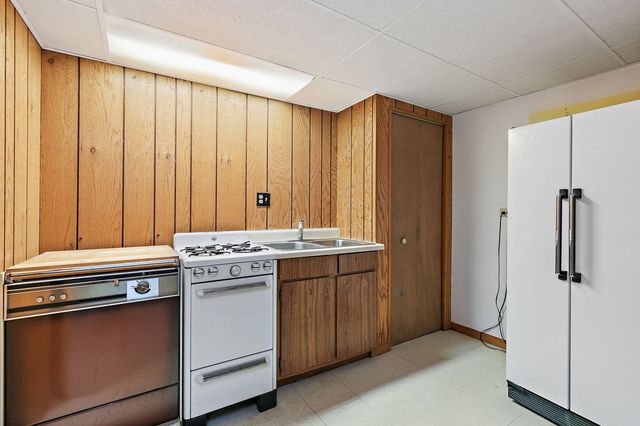 1040 Beau Brummel Court, Sleepy Hollow, IL 60118