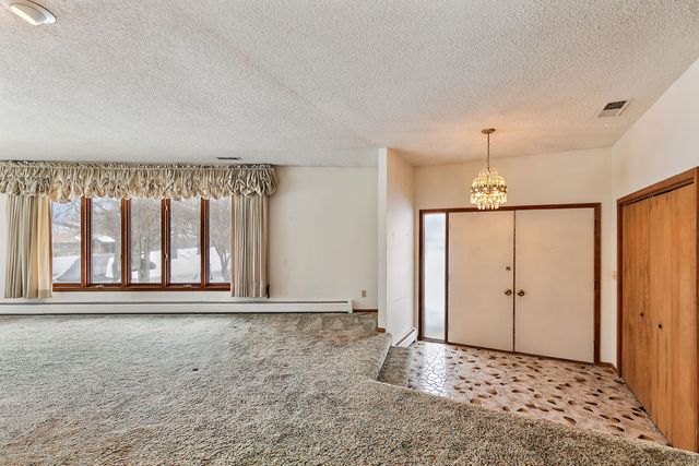 1040 Beau Brummel Court, Sleepy Hollow, IL 60118