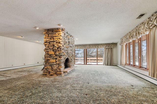 1040 Beau Brummel Court, Sleepy Hollow, IL 60118