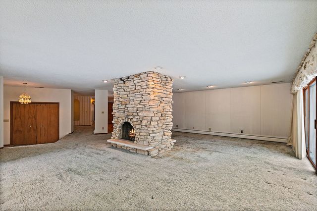 1040 Beau Brummel Court, Sleepy Hollow, IL 60118